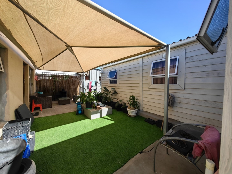 5 Bedroom Property for Sale in Beacon Valley Western Cape